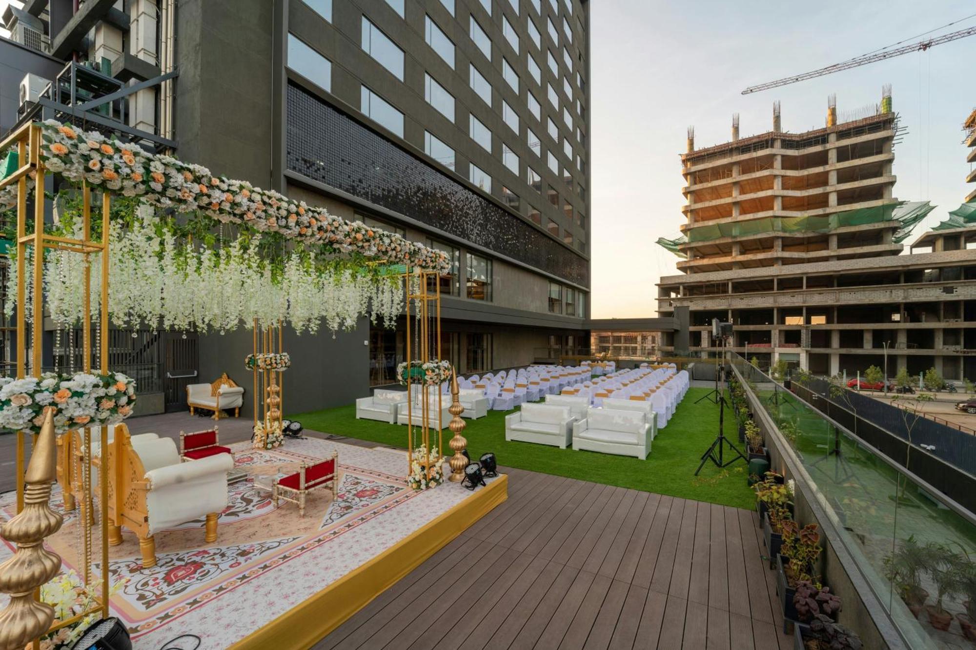 Courtyard By Marriott Vadódara Exteriér fotografie